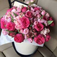 Коробка 15 пионовидных роз и тюльпаны R203